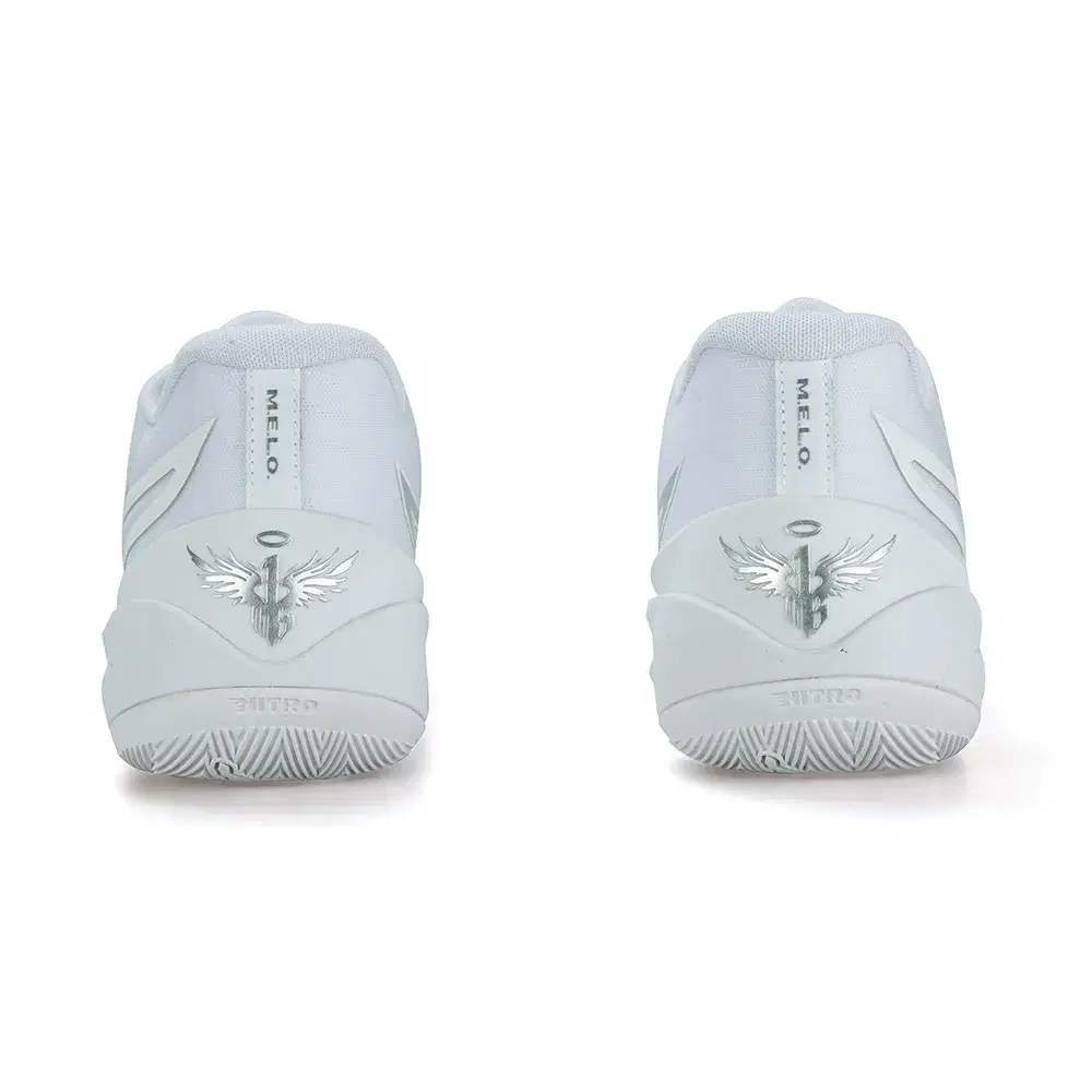 MB.02 Lo 'Triple White' 6