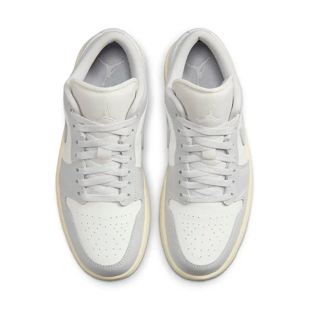 Wmns Air Jordan 1 Low 'Neutral Grey Coconut Milk' 4