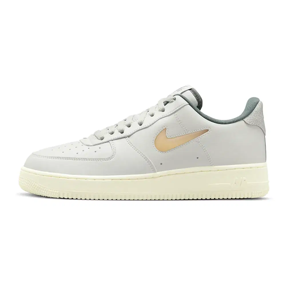 Air Force 1 '07 LX 'Light Bone' 1