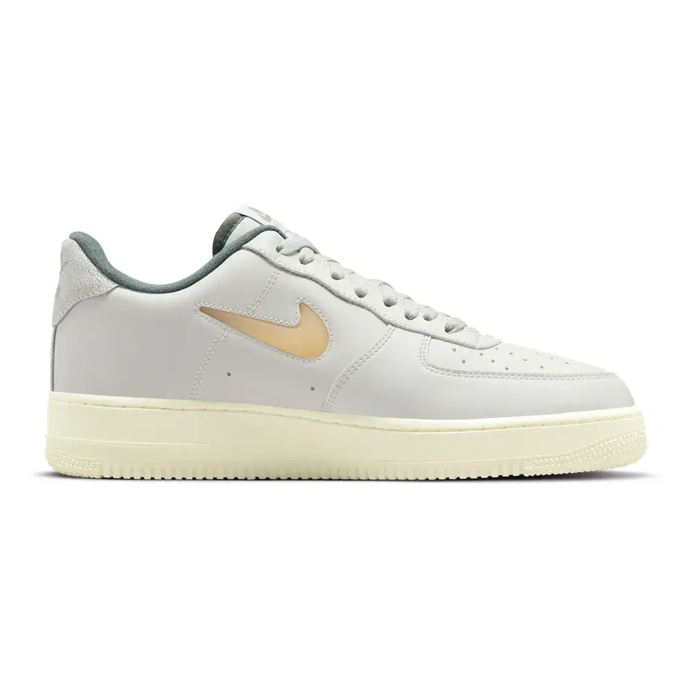 Air Force 1 '07 LX 'Light Bone' 3