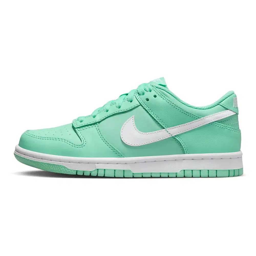 Dunk Low GS 'Emerald Rise' 1