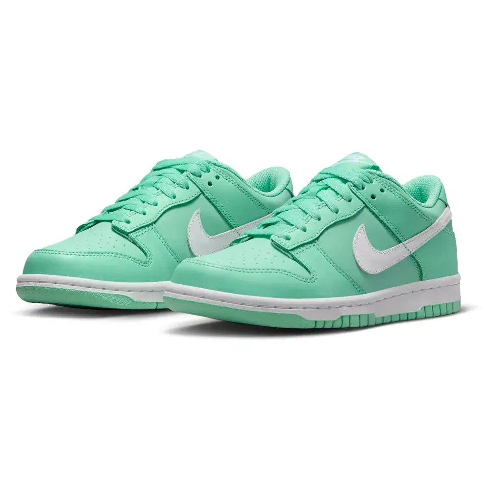 Dunk Low GS 'Emerald Rise' 5