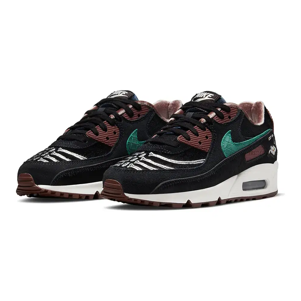 Wmns Air Max 90 'Siempre Familia' 5