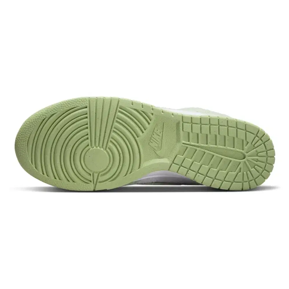 Wmns Dunk Low SE 'Fleece - Honeydew' 2