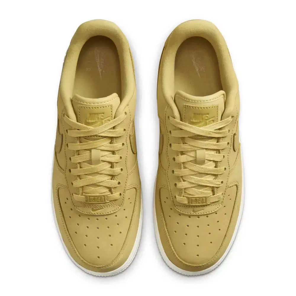 Wmns Air Force 1 Premium 'Saturn Gold' 4