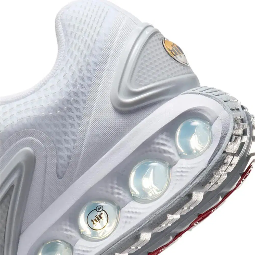 AIR MAX 8