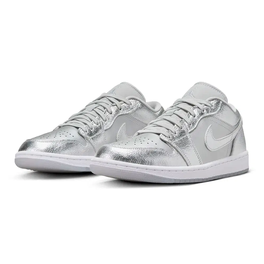 Wmns Air Jordan 1 Low SE 'Metallic Silver' 5