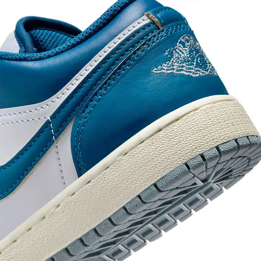 Air Jordan 1 Low SE GS 'Industrial Blue' 8