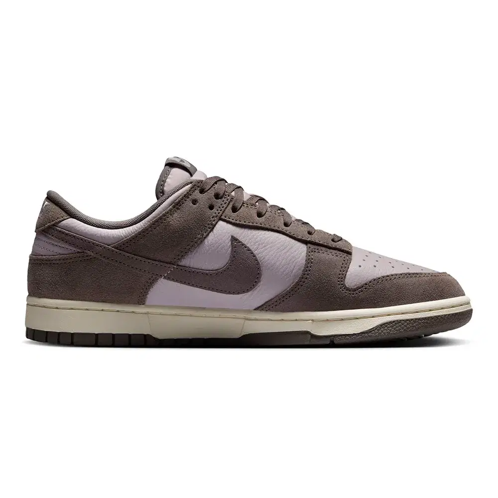 Dunk Low SE 'Platinum Violet Cave Stone' 3