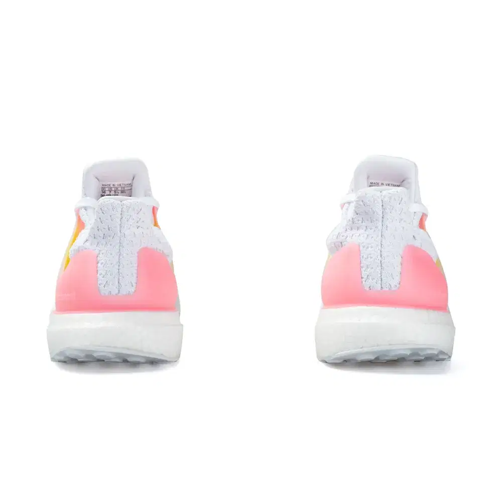 ULTRABOOST 5.0 DNA 6
