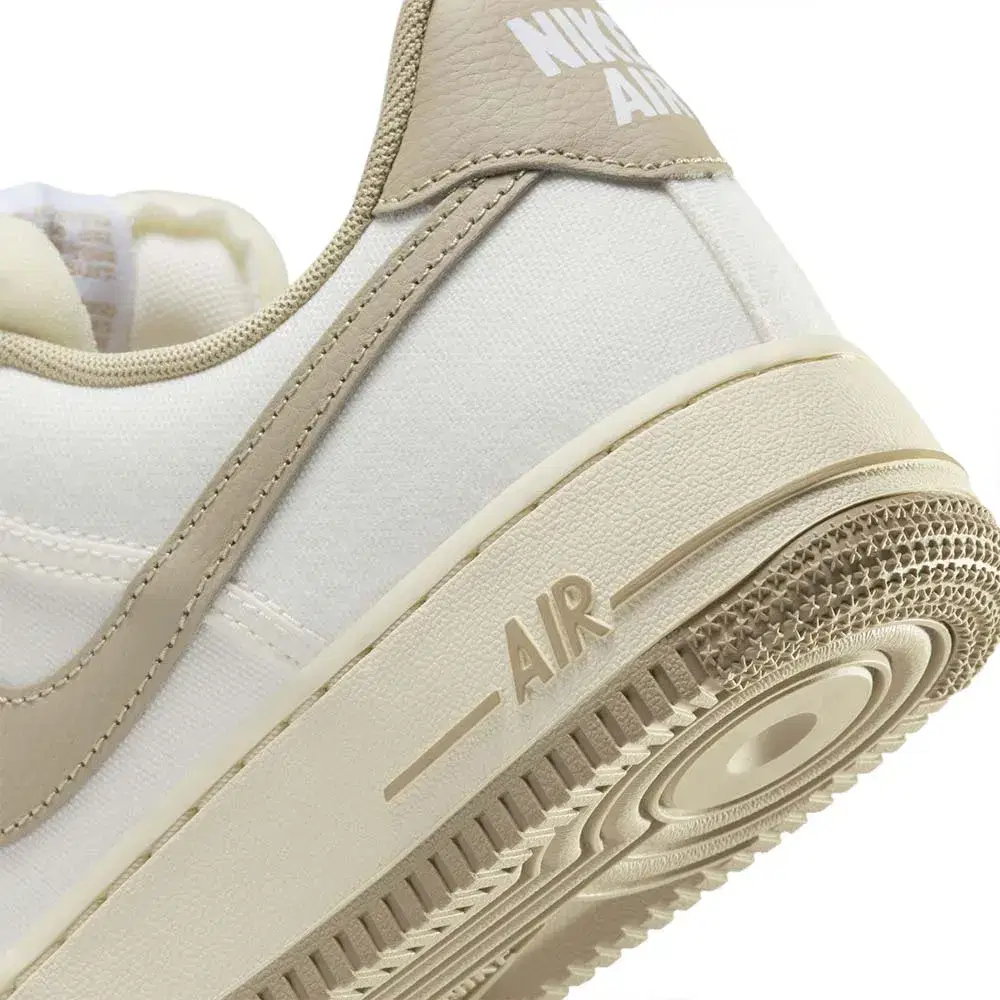 Wmns Air Force 1 '07 Low 'Sail Coconut Milk' 8