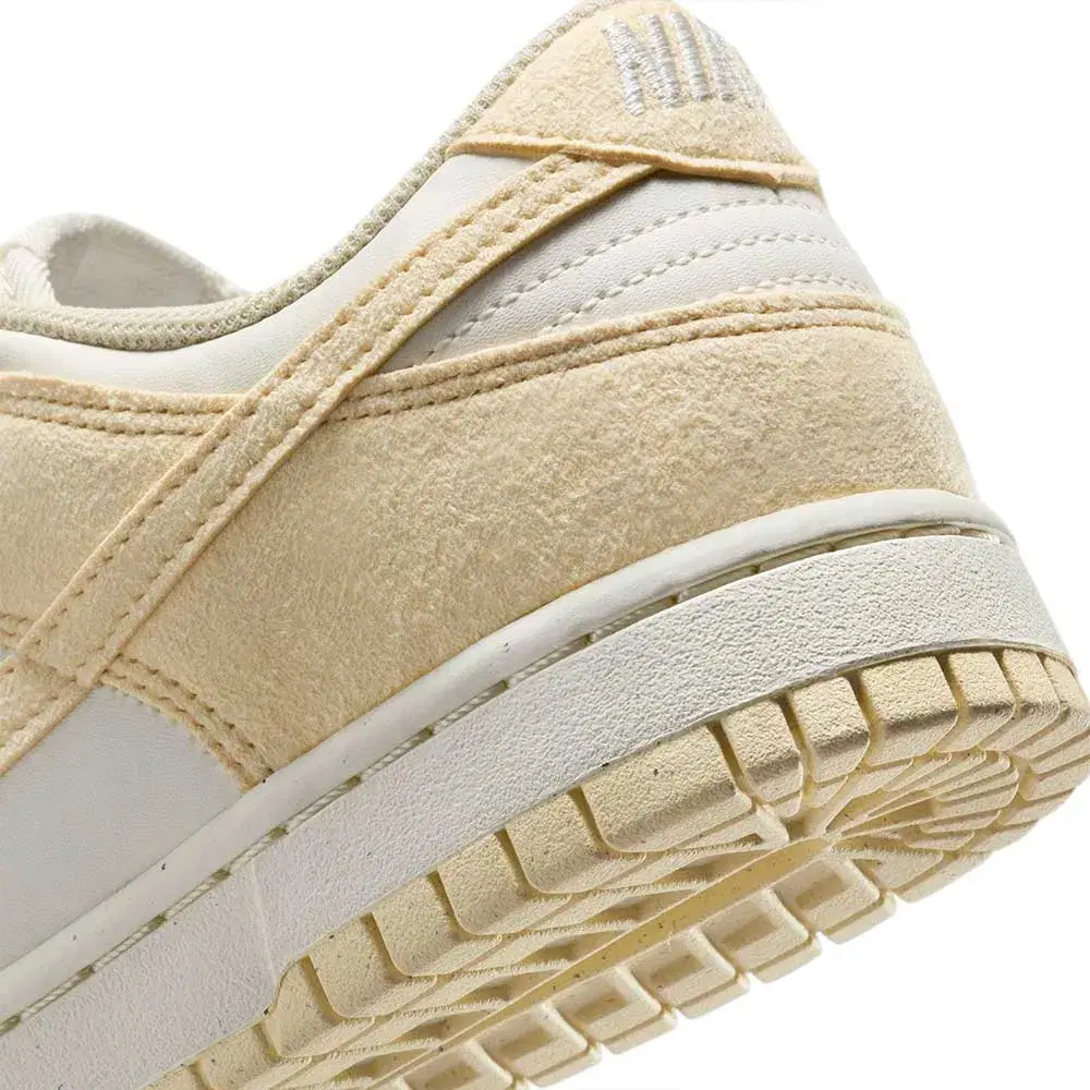 DUNK LOW 8
