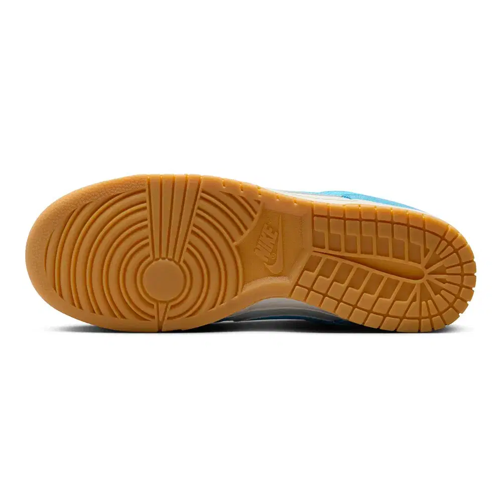 Dunk Low SE 'Baltic Blue Gum' 2