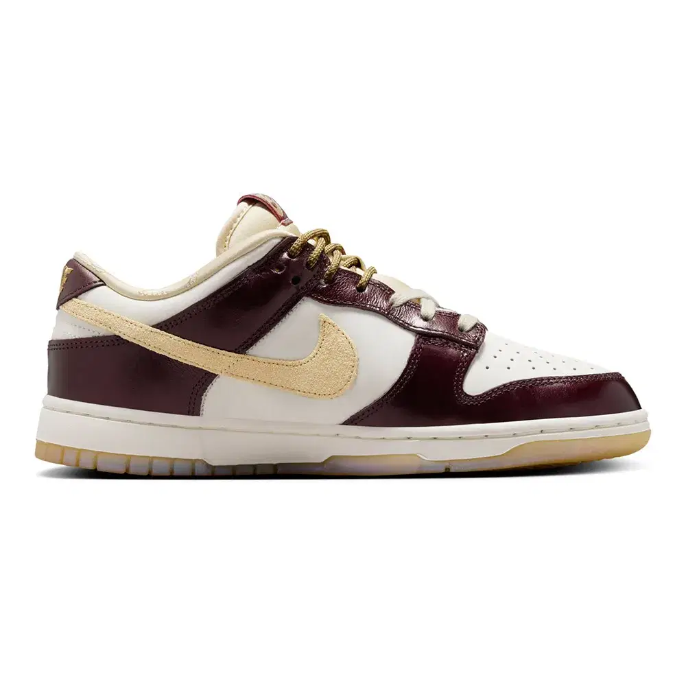 Wmns Dunk Low 'Year of the Snake' 3