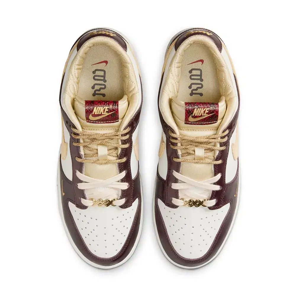 Wmns Dunk Low 'Year of the Snake' 4