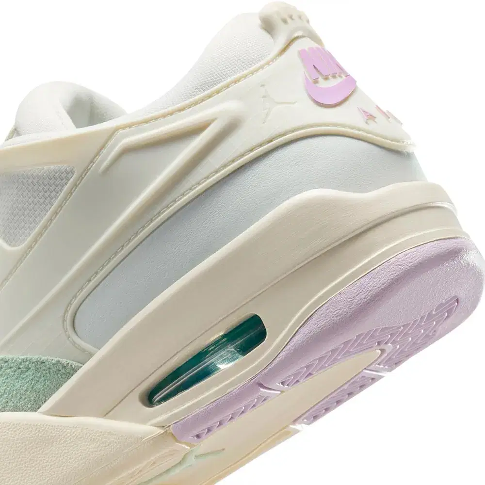 Wmns Air Jordan 4 RM 'Easter' 8