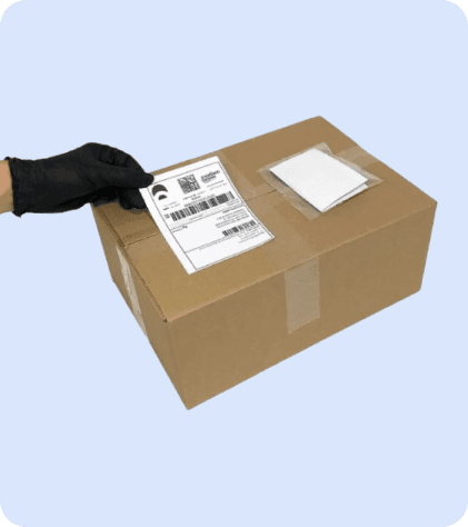 Caixa com etiqueta de envio