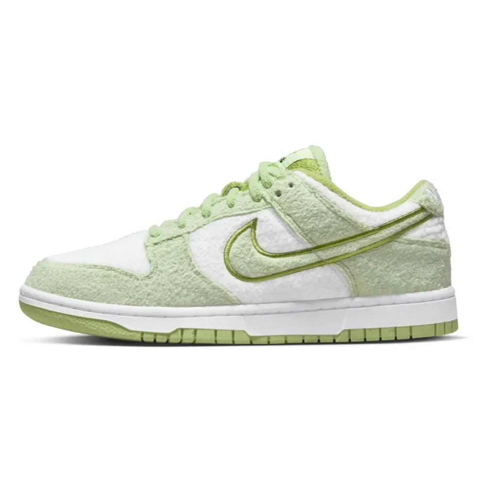 Wmns Dunk Low SE 'Fleece - Honeydew'