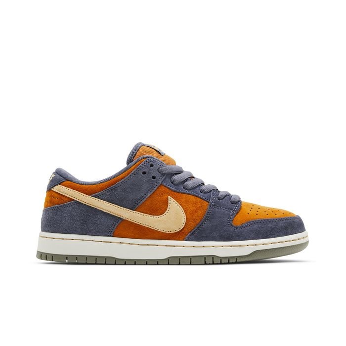 Dunk Low SB 'Light Carbon Monarch'