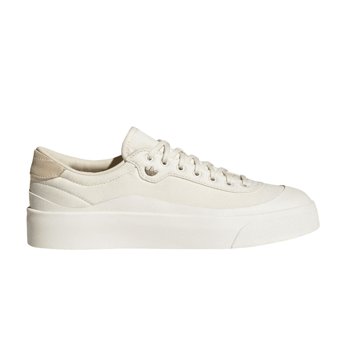 Nucombe 'Cream White'